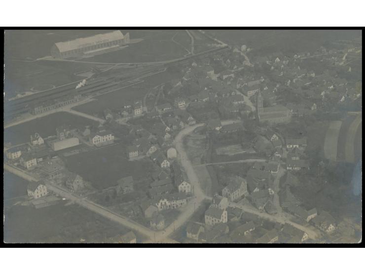 Luftschiffaufnahme  von Baden-Baden (mit Luftschiffhalle) mit 5 Pfg. Germania (Eckbug), Stempel Oos 2.4.12, Schreiber der Kar