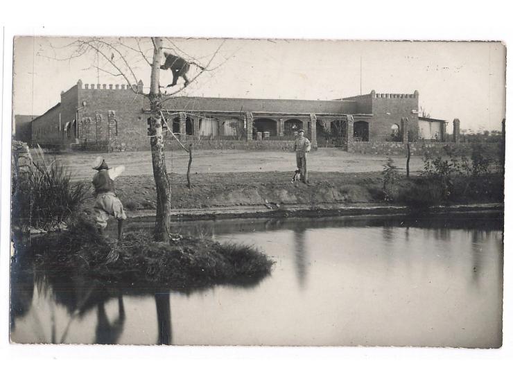 Foto-Ansichtskarte  Feste Omaruru  (im Vordergrund ein Teich), Privataufnahme, ungelaufen, ca. 1910
