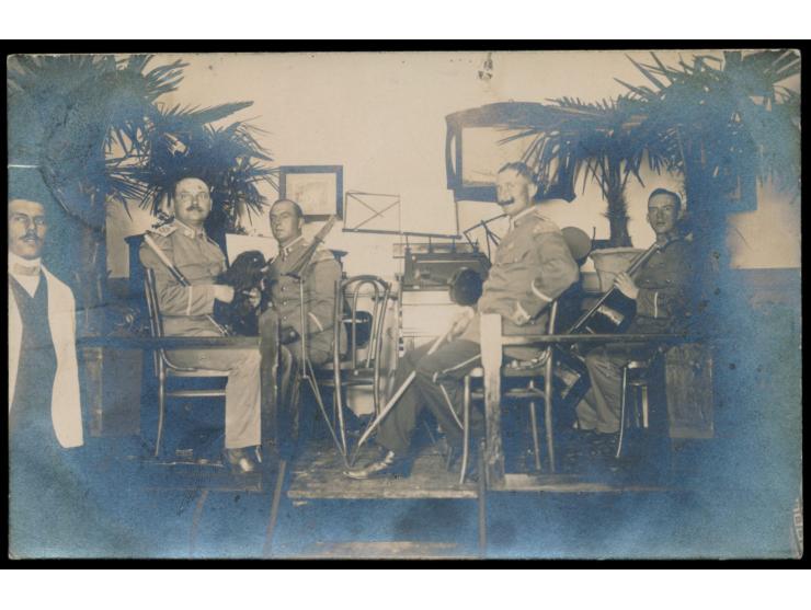 Foto-Ansichtskarte (Privataufnahme) einer Musikergruppe, Frankatur 2 C., Gitterstempel  Tsingtau c  2.10.11, nach Berlin, Abs