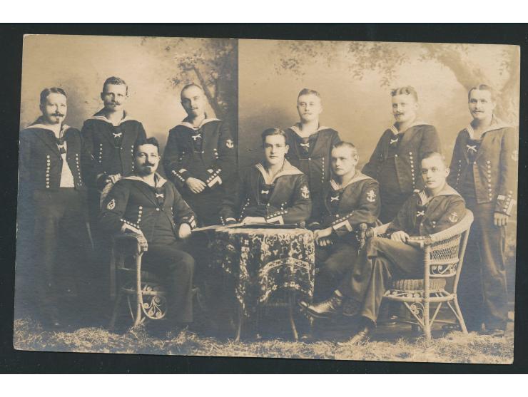 Foto-AK Soldatengruppe,  Privataufnahme,  Frankatur 2 C., Gitterstempel Tsingtau c 22.11.11, nach Kiel, Bedarf
Stichwort: Ans