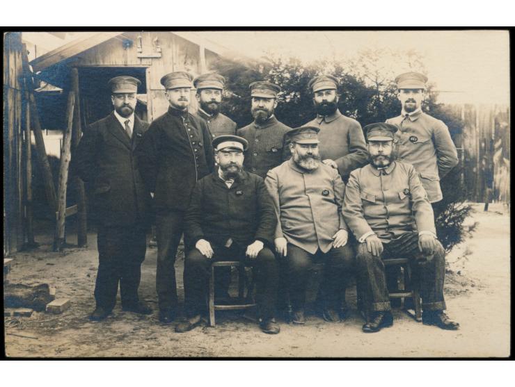 Osaka,  Foto-Ansichtskarte (Gruppenaufnahme von 9 Personen) adressiert nach Shanghai, geschrieben am 10.3.1916, roter  Leitst