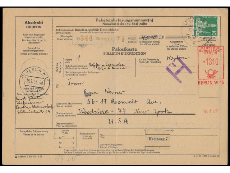 großformatige Auslandspaketkarte nach USA (senkrecht gefaltet), Mischfrankatur  Paketkartenfreistempel Berlin W 15  mit Werta