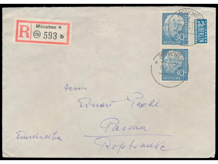 2 x  30 Pf. Heuss  als seltene  Frühverwendung  auf  Einschreibbrief  mit Stempel München 8 17.6.54 nach Passau, Ankunftstemp