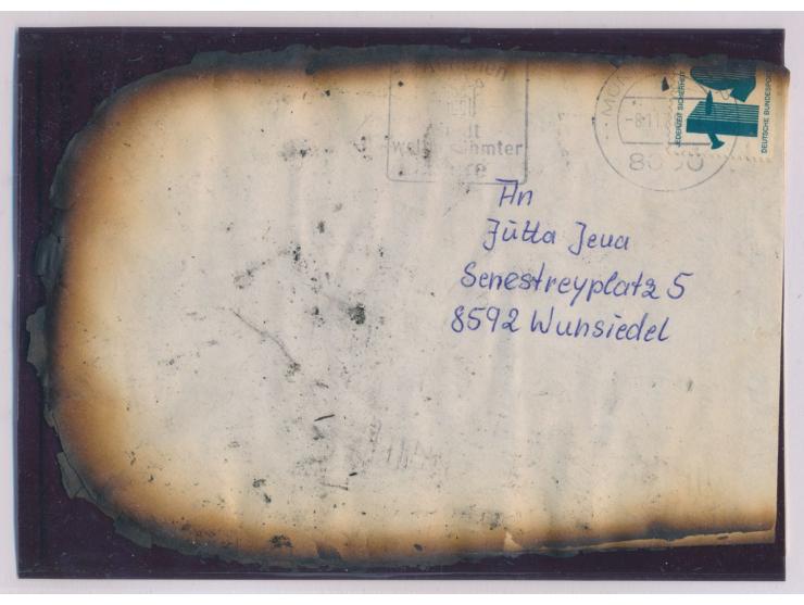 Brief mit Dauermarke 50 Pfg., Stempel München 9.11.78, nach Wunsiedel, &nbsp;beidseitige Brandspur und Schreiben des Postamts