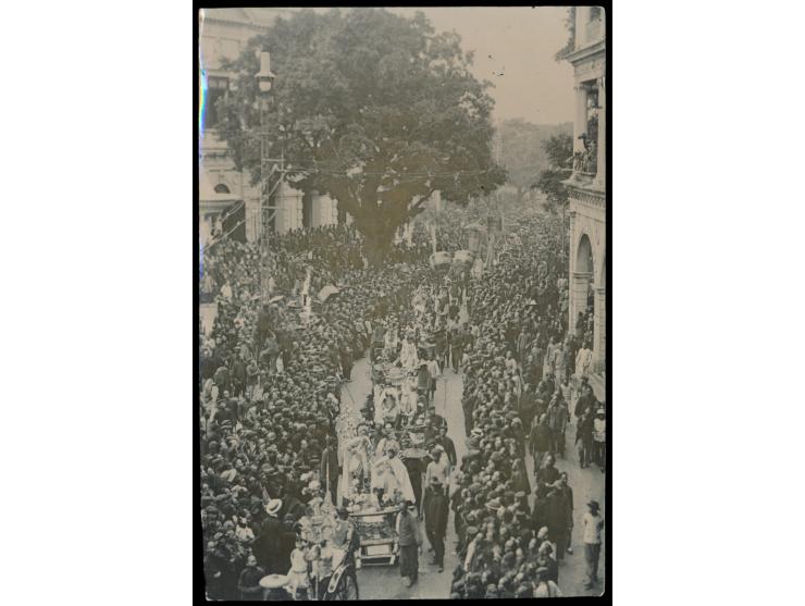 Original-Fotografie einer Hochzeitsprozession hochgestellter chinesischer Persönlichkeiten, ca. 1910, Format 14,5 c 10 cm
