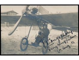 Foto einer Flugmaschine mit dem Piloten,  Original-Unterschrift von Fritz Engelhorn  Flugzeugführer 30. Aug. 13, Engelhorn, g