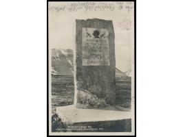 Spitzbergen,  Foto-Ansichtskarte Gedenkstein der Amundsen-Ellsworth-Expedition 1925 in Kings Bay, geschrieben in  Kings Bay  