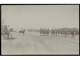 Foto-Ansichtskarte Kamel-Reiter-Kompanie in Windhuk (Parade), Privataufnahme, ungelaufen, ca. 1914
Stichwörter: Ansichtskarte