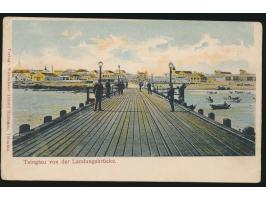 kolorierte Ansichtskarte  Tsingtau von der Landungsbrücke,  Verlag Warenhaus Arnold Baumann, Tsingtau, Frankatur 2 C., Stempe