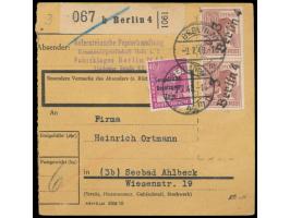 Bezirkshandstempel  a 3 Berlin 4  auf 60 Pf. im senkrechten Paar mit 40 Pf. Maschinen-Aufdruck auf  Paketkarte,  Stempel Berl